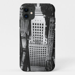 1960: Een luchtfoto van een wolkenkrabber in Chic iPhone 11 Hoesje