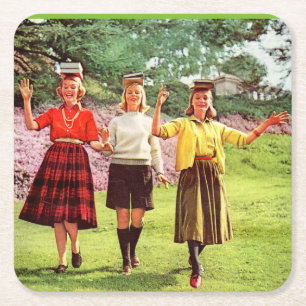 1960 tienermeisjes met boeken op hun hoofd vierkante kartonnen onderzetter