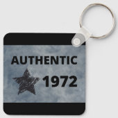 1972  Star Retro Verjaardag Ontwerp Sleutelhanger (Achterkant)