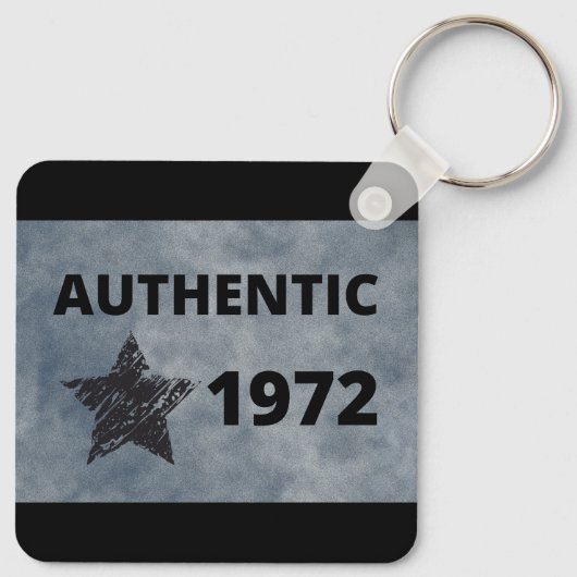 1972 Star Retro Verjaardag Ontwerp Sleutelhanger (Achterkant)