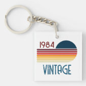 1984 Retro Stripe zo 40e verjaardag Sleutelhanger (voorkant)
