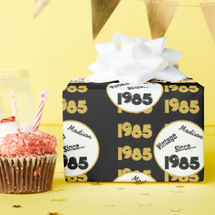 1985 geboortejaar verjaardag zwart nepgoud cadeaupapier