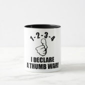 1-2-3-4 verklaar ik een duimoorlog B-W Mok (Midden)