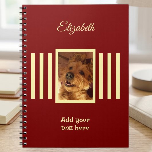 1 fotonaam tekst bordeauxrood geel notitieboek