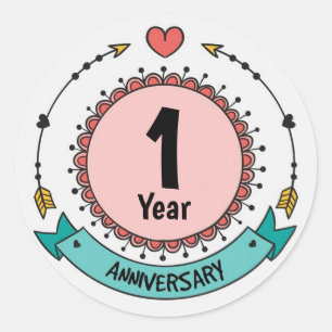 1 jaar jubileum met harten en pijlen ronde sticker