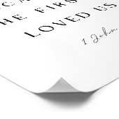 1 Johannes 4:19 Wij hebben lief, omdat Hij ons eer Poster (Hoek)