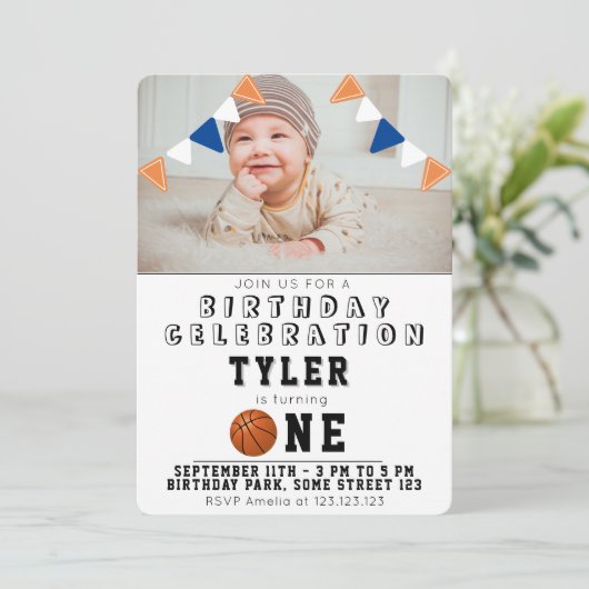 1e verjaardag Cute Basketball Balls Kinder Foto Kaart (Staand voorkant)