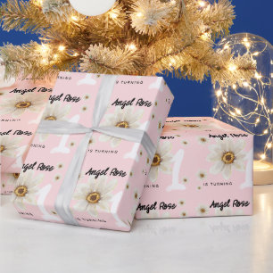 1e verjaardag meisje Cute Floral Daisy Pink Aangep Cadeaupapier