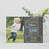1er anniversaire Boy Chalkboard Photo Invitation (Debout devant)