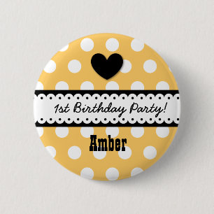 1st Birthday Girl Heart en Scalloped Ribbon v2G Ronde Button 5,7 Cm