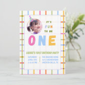 1ST- IT'S FUN TO BE ONE FIRST BIRTHDAY INVITATION (Debout devant)
