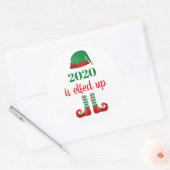 2020 is opgevoed met grappig kerstGezegde Elf Red Ronde Sticker (Envelop)