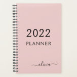 2022 Blush Pink Girly Script Monogramme Nom Modern<br><div class="desc">2022 Blush Pink Monogram Ajoutez votre propre nom de script 2022 Calendrier Mariage Event Planner. Cela rend le cadeau parfait pour 16 ans,  mariage,  douche nuptiale,  anniversaire,  baby shower ou bachelorette pour quelqu'un qui aime le luxe glam et les styles chic.</div>