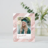 2022 Roos Gold Marble Modern Photo Afstuderen Uitnodiging Briefkaart (Staand voorkant)