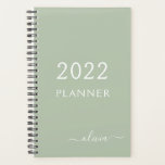 2022 Sage Green Girly Script Monogramme Nom Planif<br><div class="desc">Monogramme Vert 2022 Sage Ajoutez Votre Propre Nom De Script 2022 Calendrier Mariage Event Planner. Cela rend le cadeau parfait pour 16 ans,  mariage,  douche nuptiale,  anniversaire,  baby shower ou bachelorette pour quelqu'un qui aime le luxe glam et les styles chic.</div>