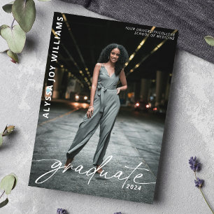 2024 Minimalistisch Script College Afstuderen Foto Aankondiging