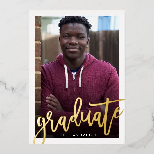 2025 AFSTUDEREN foto Modern Simple Script Gold Folie Uitnodiging (Voorkant)