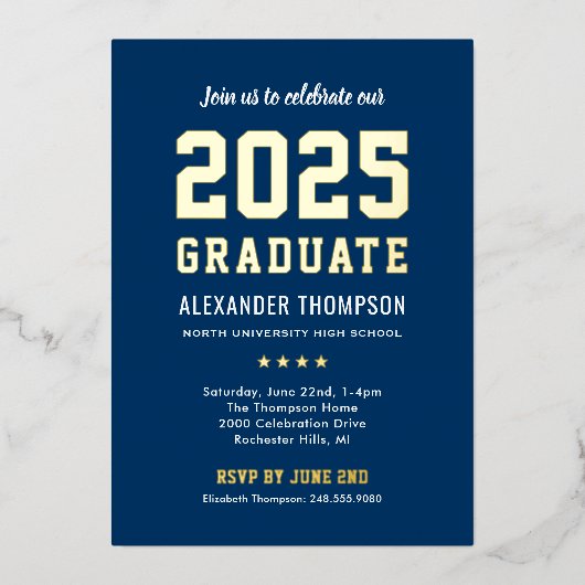 2025 Afstuderen Modern Navy Gold Graduation Party Folie Uitnodiging (Voorkant)