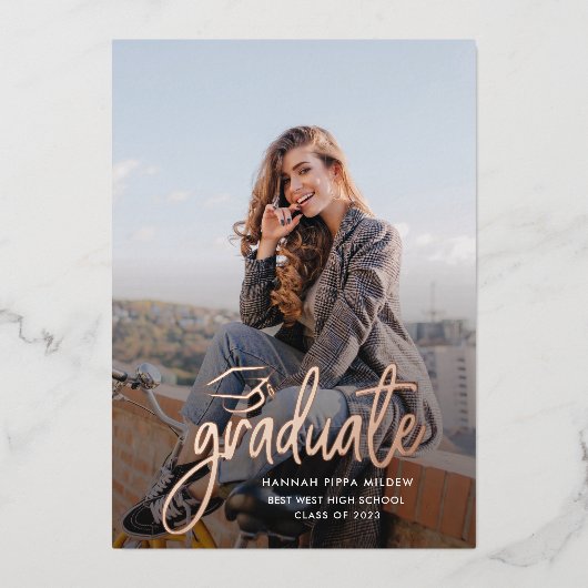 2025 Afstuderen Party Script Afstudeerder Roos Gol Folie Uitnodiging (Voorkant)