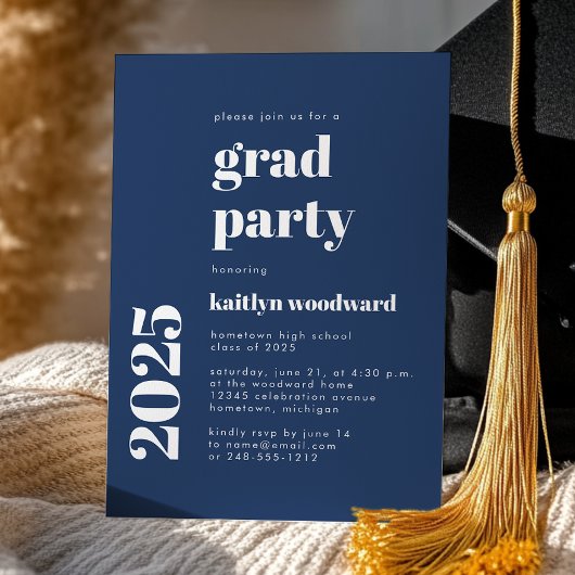 2025 Bold Typography Navy Blue Graduation Party Kaart
