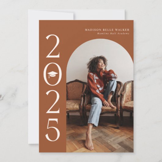 2025 Terracotta Arch Afstuderen Aankondiging (Voorkant)