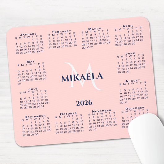 2026 Agenda Chic Monogram Naam op Koraalroze Muismat