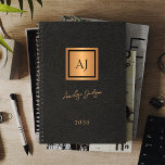2026 Black or monogrammed nom élégant<br><div class="desc">Écriture signature de nom exclusif de luxe et double monogramme bureau ou carnet personnel avec un faux carré de parties scintillant en or métallique en cuivre sur un arrière - plan en faux cuir noir (IMPRIMÉ) élégant. Convient aux professionnels des petites entreprises, des entreprises ou des entreprises indépendantes, aux étudiants,...</div>
