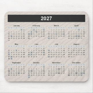 2027 kalender met strandzand achtergrond muismat
