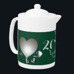 20e anniversaire du Mariage de porcelaine d'émerau<br><div class="desc">Pour une police vintage amusante avec ma théière graphique en émeraude et en porcelaine à l'occasion de votre 20e anniversaire de mariage qui se marie bien avec votre décor maison. Je suis disponible pour toute personnalisation que vous souhaitez,  envoyez-moi un message et je vous répondrai immédiatement !</div>