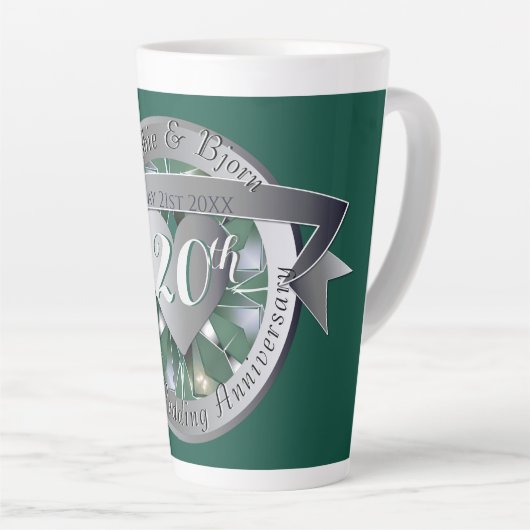 20e bruiloft Jubileum Emerald Heart Medallion Latte Mok (Rechterhoek)