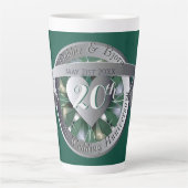 20e bruiloft Jubileum Emerald Heart Medallion Latte Mok (Voorkant)
