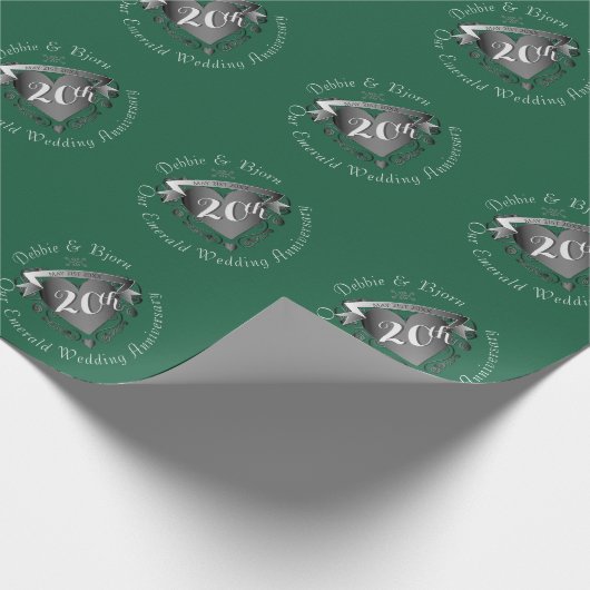 20e bruiloft Jubileum Emerald w Hart Embleem Cadeaupapier (Hoek)