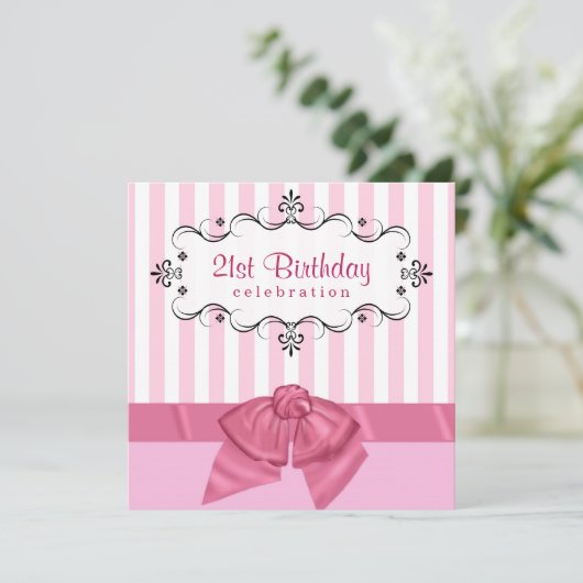 21e anniversaire Invitations - rose et blanc (Debout devant)