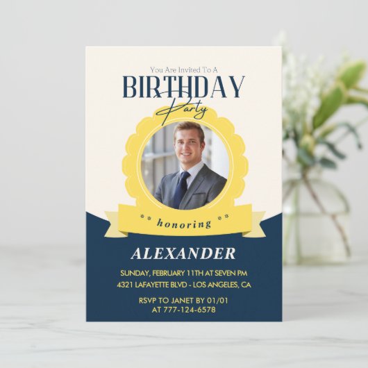 21e verjaardag uitnodigingen Mannen Badge Foto (Staand voorkant)