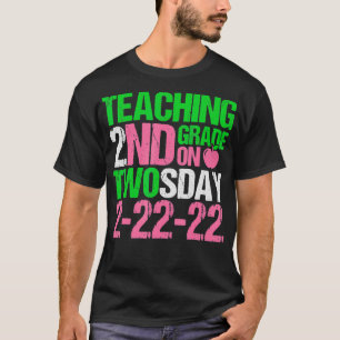 22 februari 2022 Tweemaal daags 22222 Funny Aka Wi T-shirt