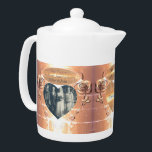 22e /7e Teapot Coeurs Photo Cuivre<br><div class="desc">C'est leur anniversaire et vous voulez le commémorer sur une théière pour votre cadeau ? Ne sera-t-ce pas adorable à donner,  et ne sera-t-elle pas satisfait de votre magnifique photo ? !</div>