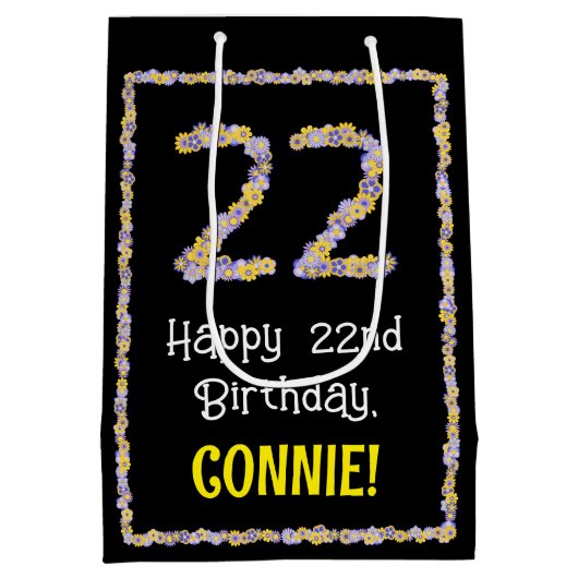 22e verjaardag: Floral Flowers Number, Custom Name Medium Cadeauzakje (Achterkant)