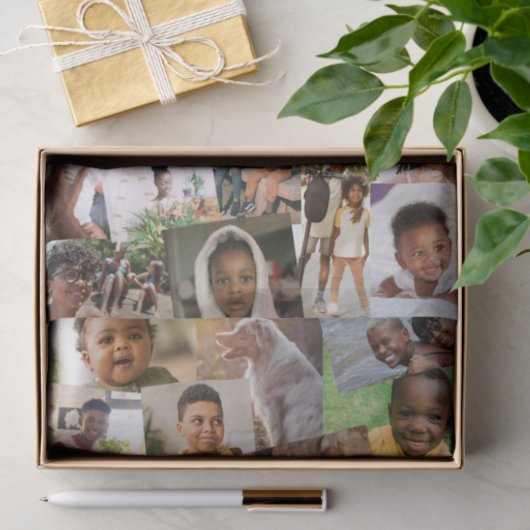 24 Haphazardly Overlapping Photos Collage Template Tissuepapier (Geschenk)