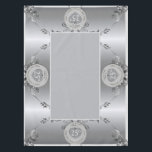 25e anniversaire du Mariage d'argent Nappe de 52 p<br><div class="desc">Vous cherchez la bonne nappe du 25e anniversaire du mariage? Alors peut-être qu'une belle,  gris argenté,  orné de répétition et de graphisme en pierre de gemme sera juste la chose à leur donner LES DEUX!</div>