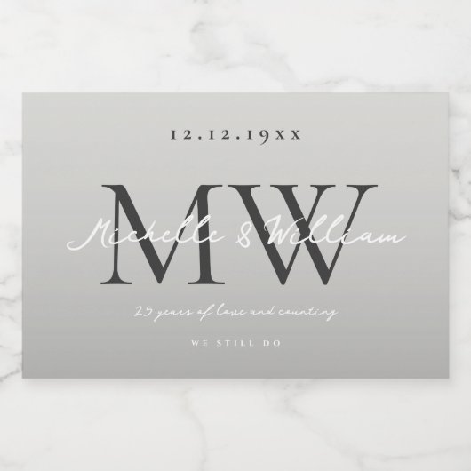 25e Jubileum Monogram Modern Zilveren Bruiloft Sparkling Wijnetiket (Enkel label)