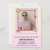 25e verjaardag uitnodiging Retro Groovy Pink Flowe (Voorkant)