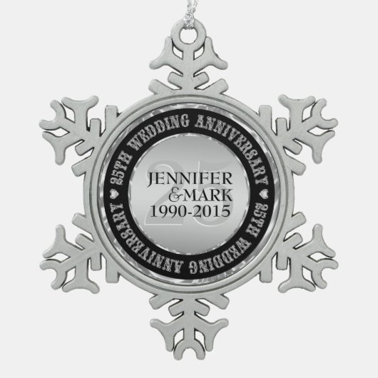 25e weddenschap Jubileum metallisch zilver en zwar Tin Sneeuwvlok Ornament (Voorkant)
