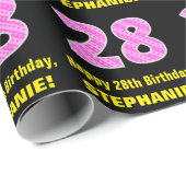 28e verjaardag: roze strepen en harten "28" + naam cadeaupapier (Rol Hoek)