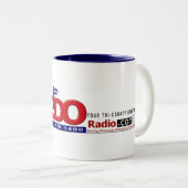 2 Couleurs A20 - tasse de café de WCDORadio.com (Devant droit)