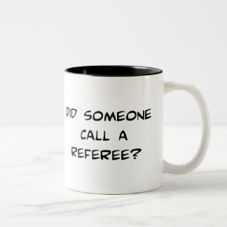 2 Couleurs A fait quelqu'un appel une tasse d'arbitre