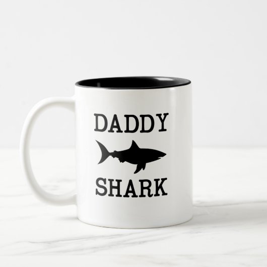 2 Couleurs Daddy Shark tasse de café drôle papa cadeau (Gauche)