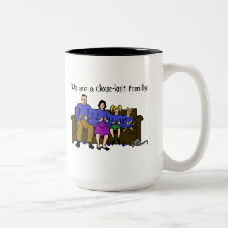 2 Couleurs Nous sommes une tasse de famille liée étroitement