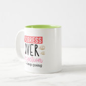 2 Couleurs Tasse à café « Progrès plutôt que perfection » (Devant gauche)