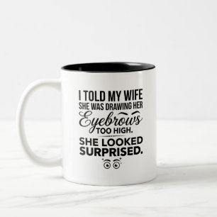 2 Couleurs Tasse : Art de citation élevée de femme surprise