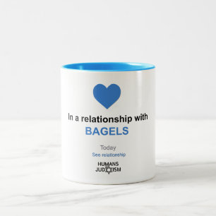 2 Couleurs Tasse : Dans un rapport avec des bagels
